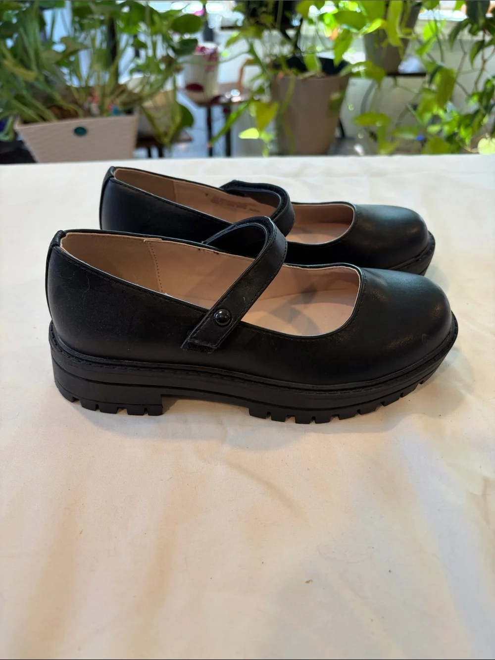 The Children's Place Black Mary Jane Strap Dress Shoes kids size 1